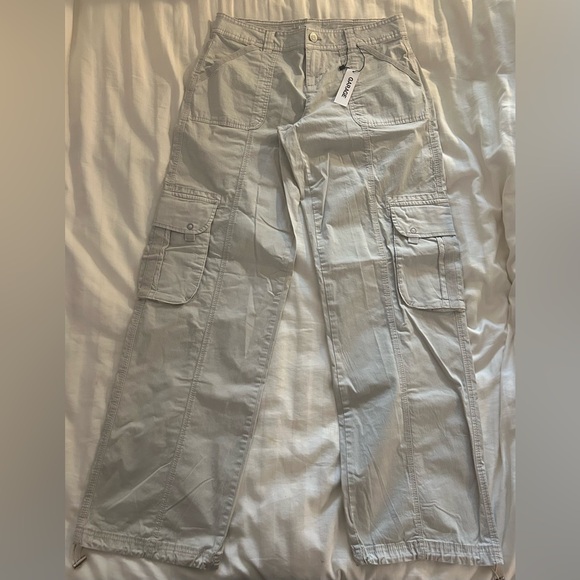 Garage Chicago Cargo Pants in Cement grey/cream - Picture 2 of 9